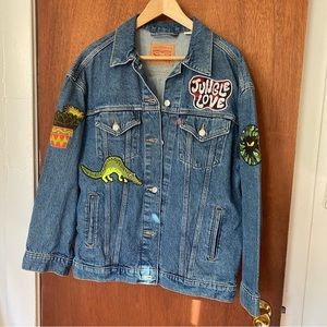 One of a kind jungle love patch denim jacket Levi’s M